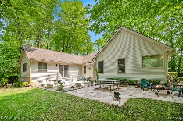 Commerce Twp, MI 48390 1224,3675 S Commerce Road