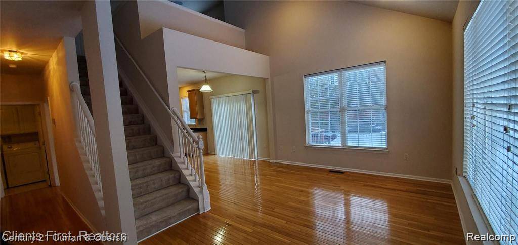 Novi, MI 48377 2892,29275 Weston Drive