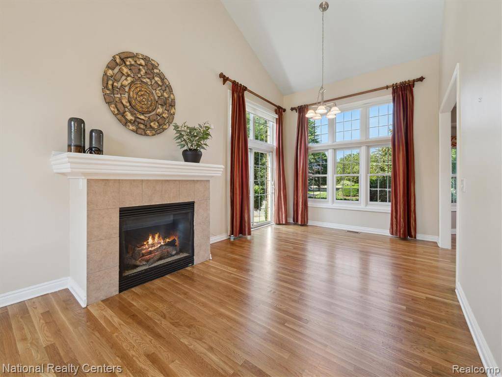 Canton, MI 48187 6632,1230 Old Colony Lane
