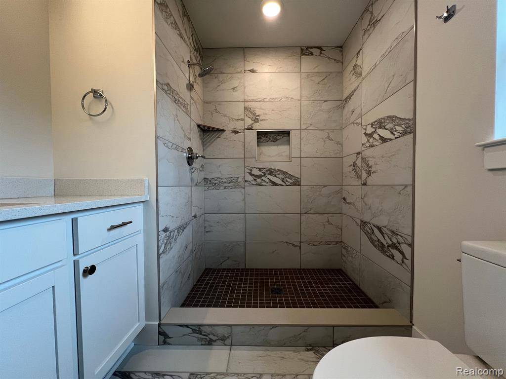 Ferndale, MI 48220 1321,397 E BRECKENRIDGE UNIT 103 Street