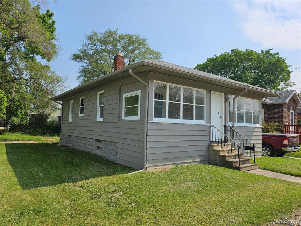 Flint, MI 48507 5357,1102 W Atherton Road