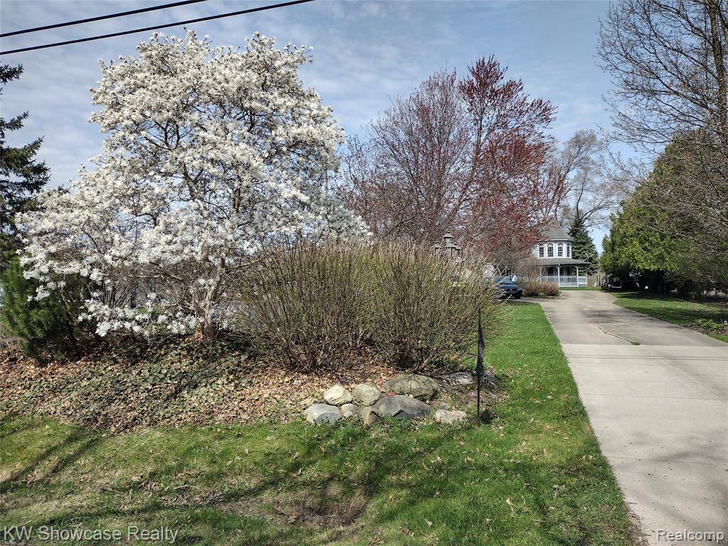 Waterford, MI 48329 1410,6476 Andersonville Road