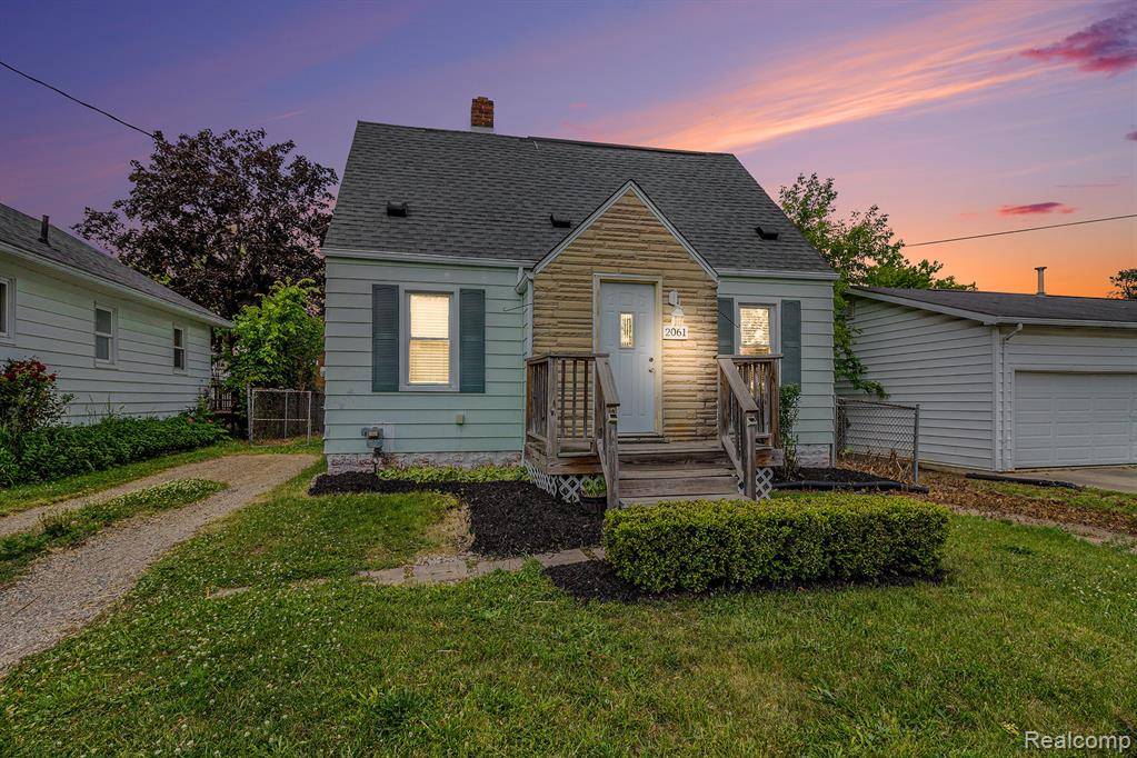 2061 E Boatfield Avenue, Burton, MI 48529 1711