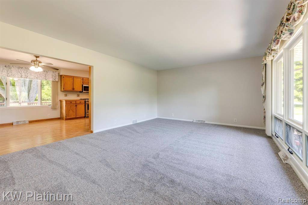 Fort Gratiot, MI 48059 3612,4415 Krafft Road