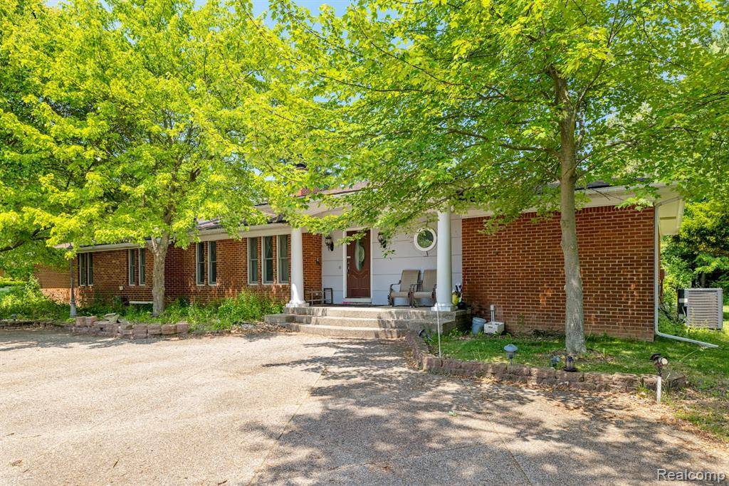 297 VREELAND Drive, Rochester Hills, MI 48309 1909