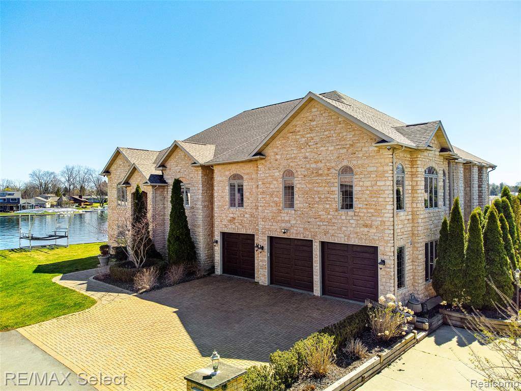 13229 Enid Boulevard, Fenton, MI 48430 1151