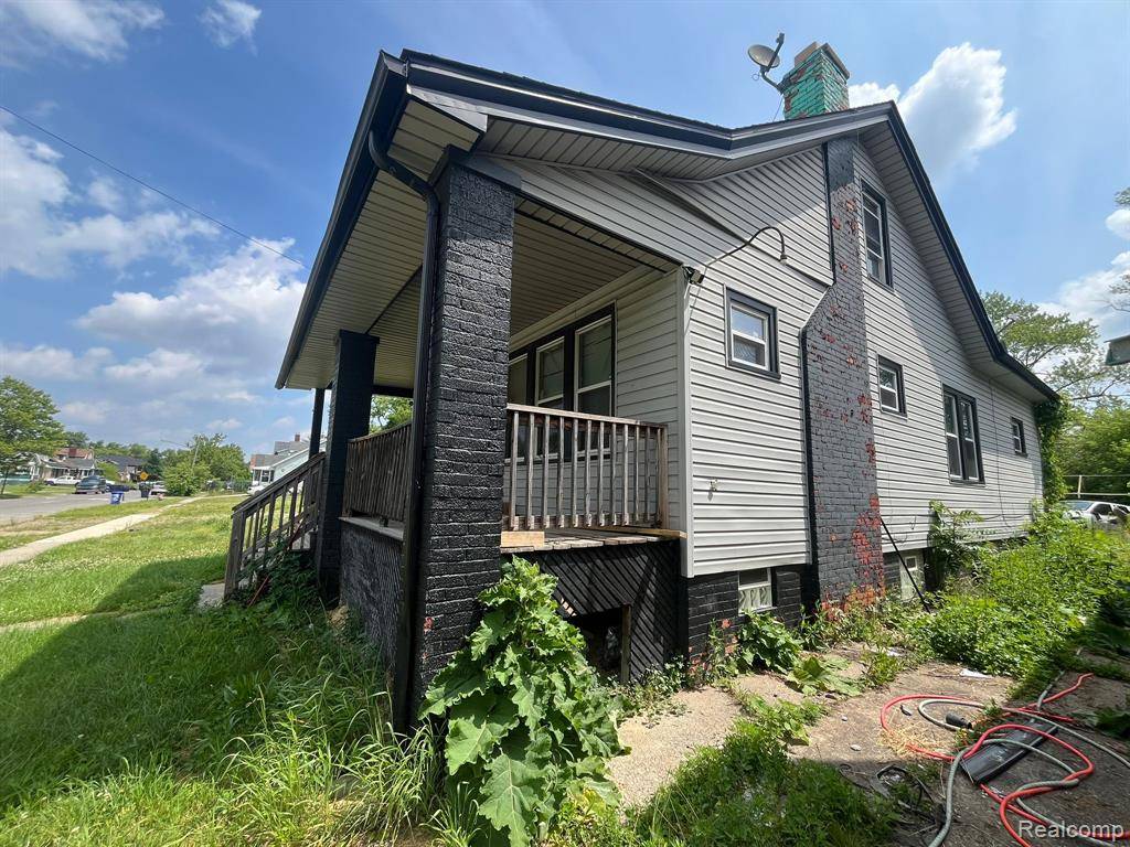 Detroit, MI 48204 2538,9946 Manor Street