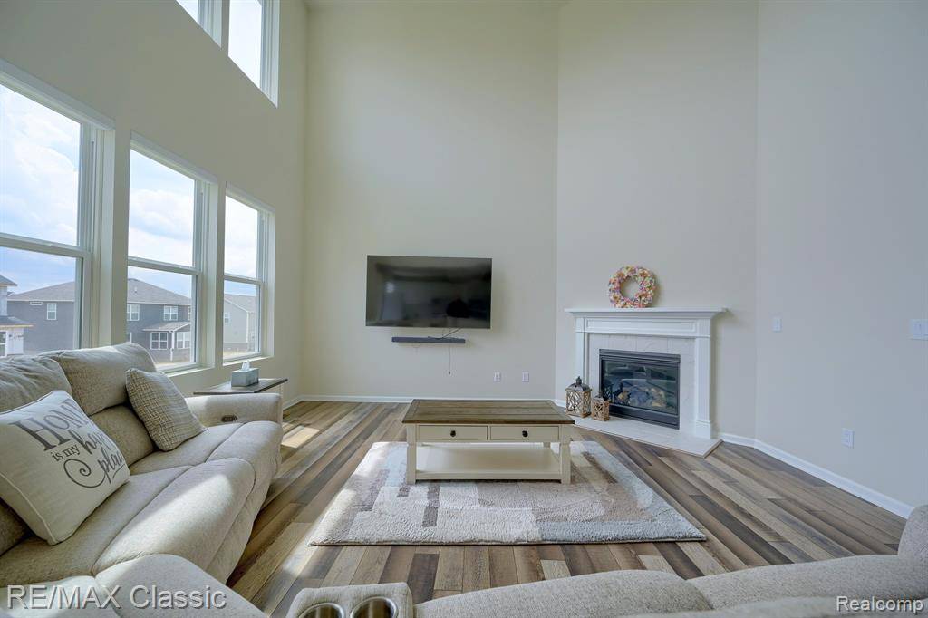 Commerce Twp, MI 48382 2284,2785 Trillium Hills Drive
