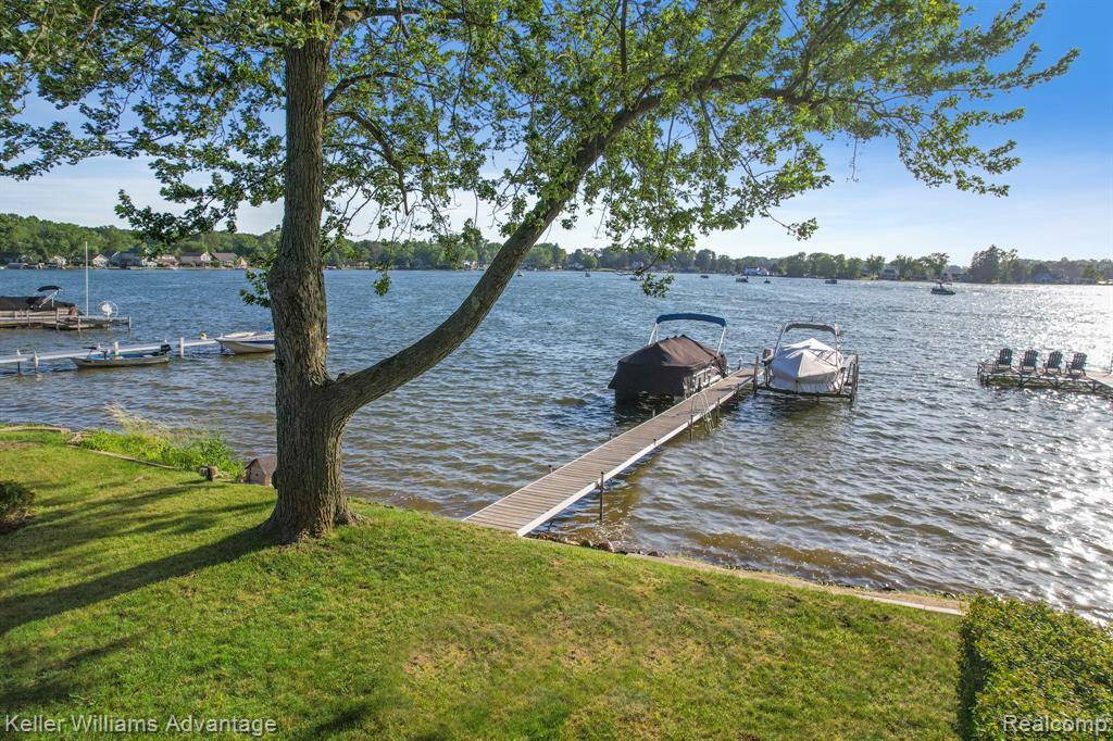 Highland, MI 48356 1933,4253 Hunters Drive