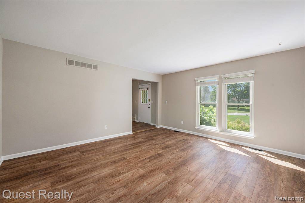 Farmington, MI 48331 3126,28041 Gettysburg Street