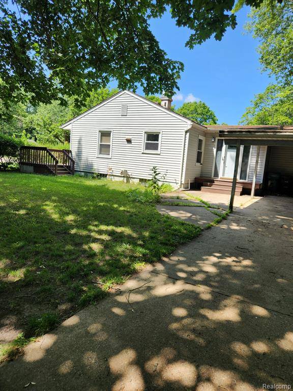 East Lansing, MI 48823 3703,1653 Ann Street