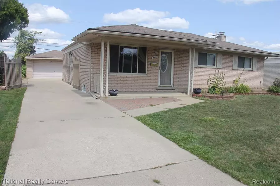 3031 FOX HILL Drive, Sterling Heights, MI 48310 3031