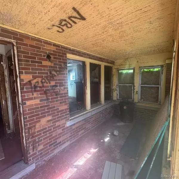 Hamtramck, MI 48204 1775,10032 Bordeau Street