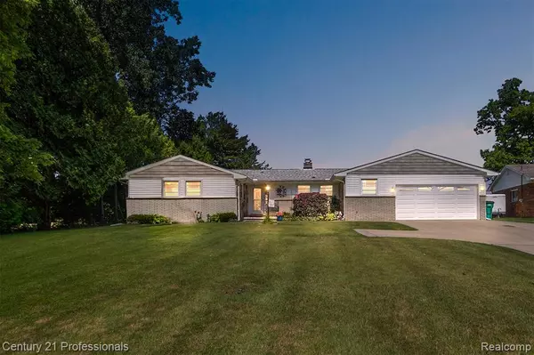 9311 Whipple Shores Drive, Clarkston, MI 48348 2161