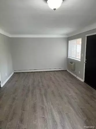 Clawson, MI 48017,629 W Maple Road