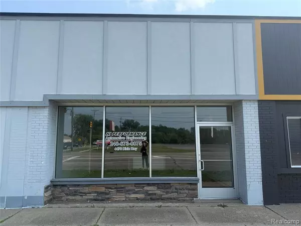 Waterford, MI 48329 3511,4476 Dixie Highway