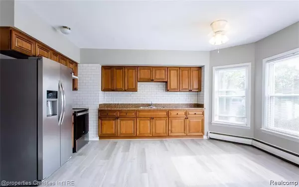 Mount Clemens, MI 48043 1740,168 MARKET Street