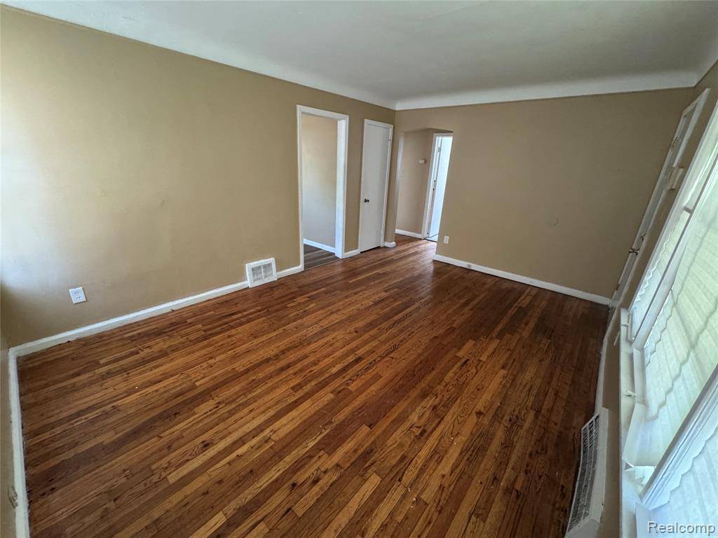 Detroit, MI 48219 3447,17370 Stout Street