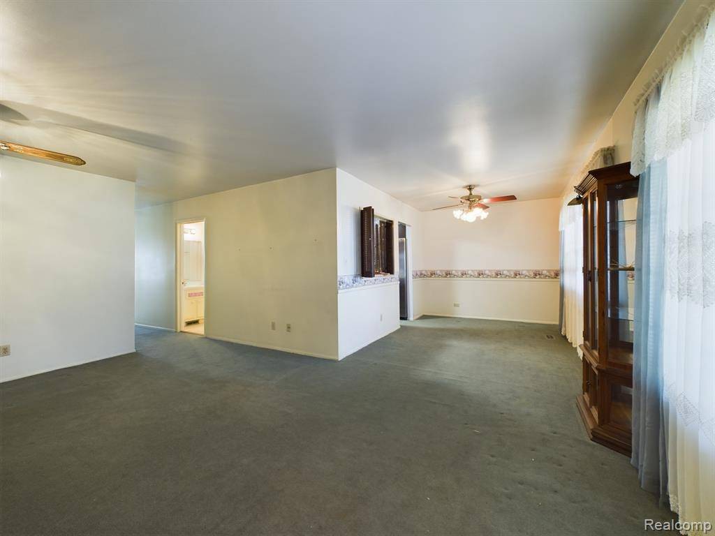 1023 NORMANDY TERRACE Drive, Flint, MI 48532 3547