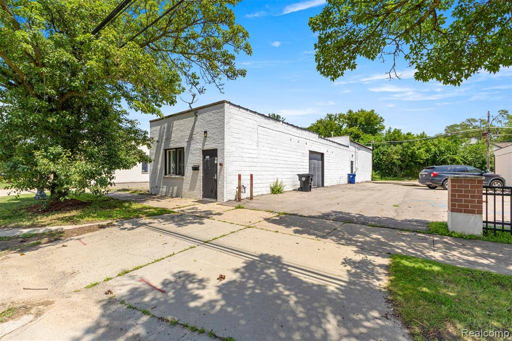 Redford, MI 48239,15116 Beech Daly Road