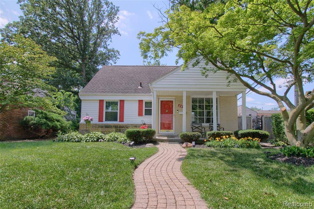 2371 ALLARD AVE, Grosse Pointe Woods, MI 48236