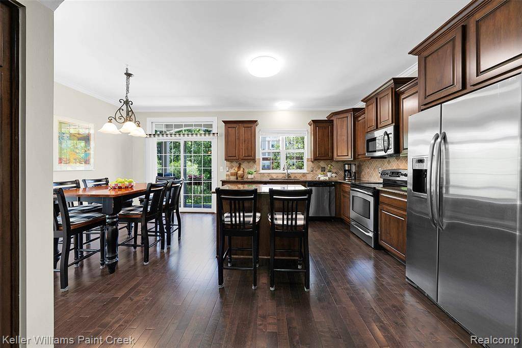 Shelby Twp, MI 48316 5381,6014 Windemere Lane