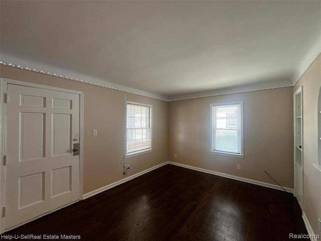 Roseville, MI 48066 3840,25616 Hoffmeyer Street