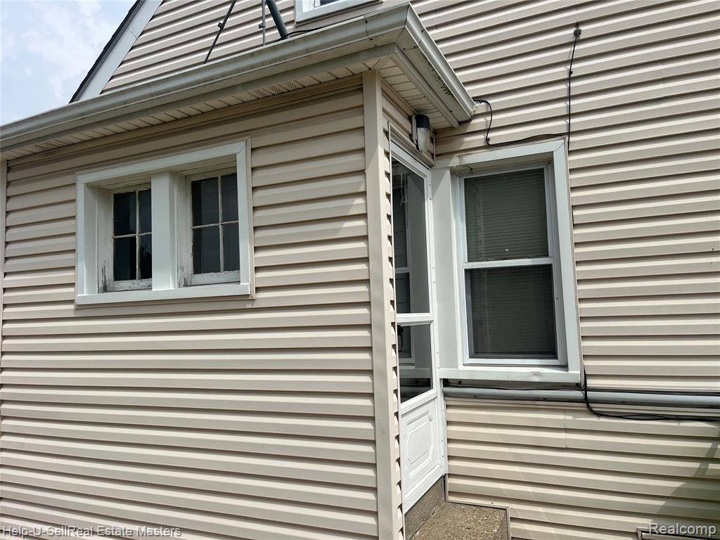 Roseville, MI 48066 3840,25616 Hoffmeyer Street
