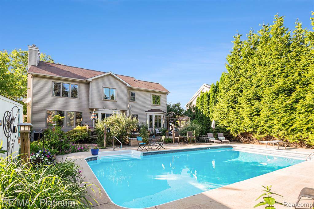 East Lansing, MI 48823 9611,6608 Periwinkle Lane