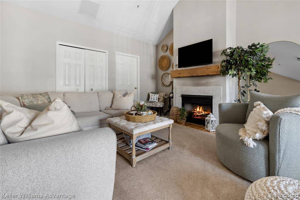 Commerce Twp, MI 48390 4004,3201 Addington Drive