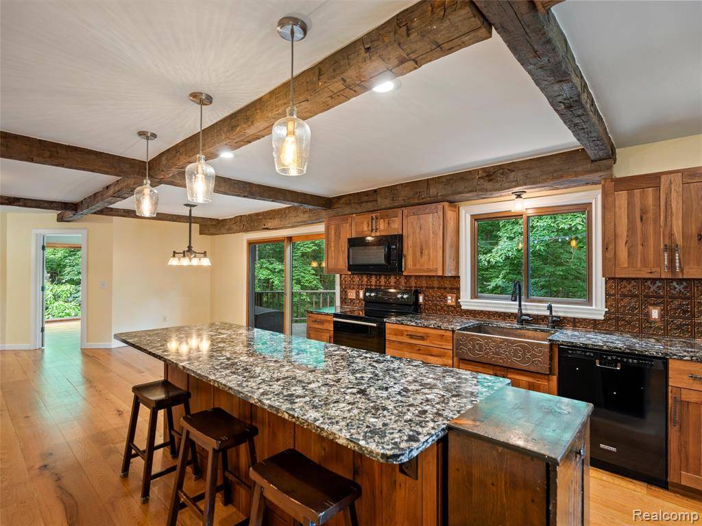 Brighton, MI 48116 8859,9767 Whisperwood Lane