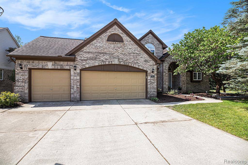 832 Townsend Drive, South Lyon, MI 48178 1880