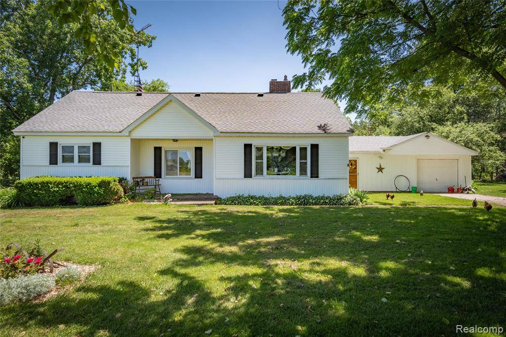 6112 State Road, Burtchville, MI 48059 2405