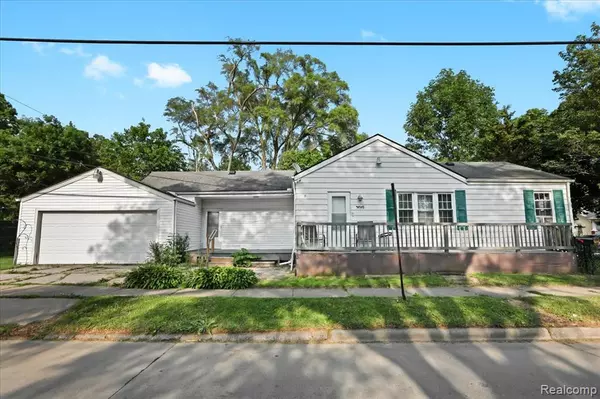 Hazel Park, MI 48030 2445,166 W Milton Avenue
