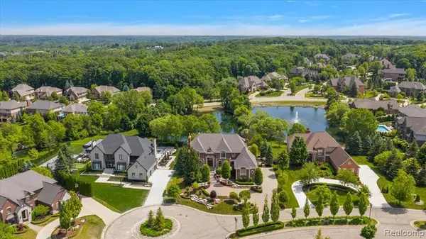 Rochester, MI 48306 4925,2848 Croftshire Court