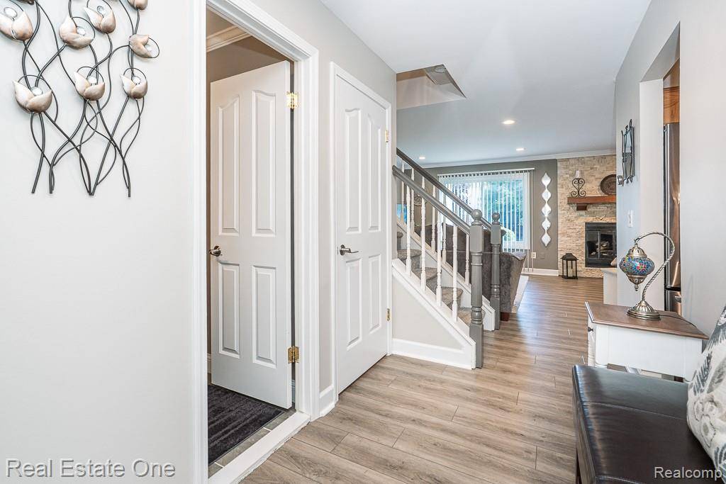 Rochester Hills, MI 48309 3322,1899 Burning Bush Court