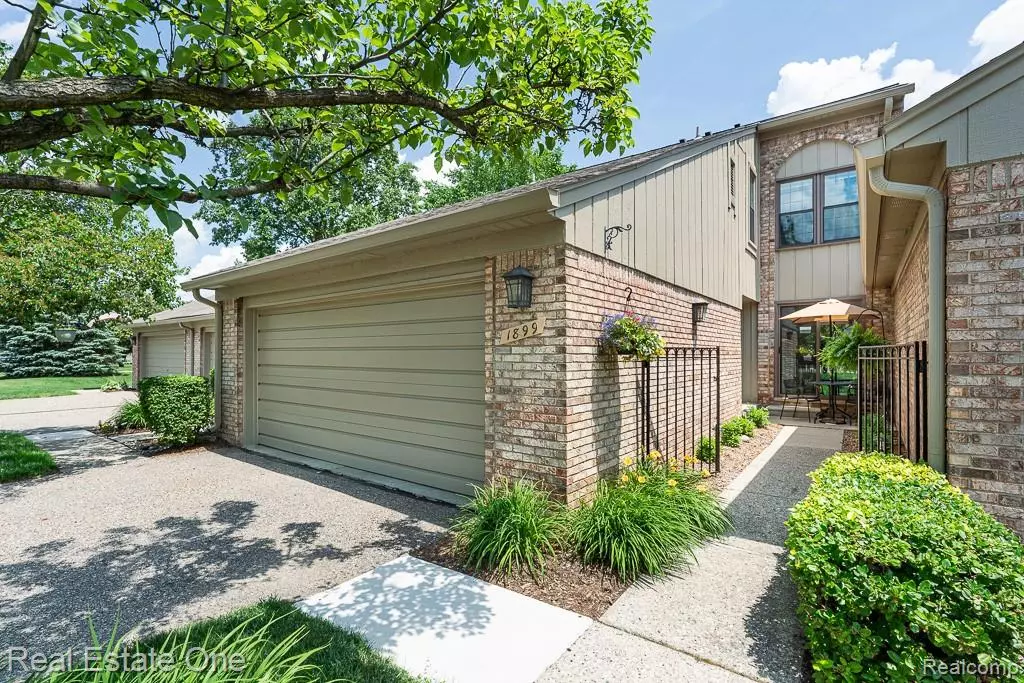 Rochester Hills, MI 48309 3322,1899 Burning Bush Court