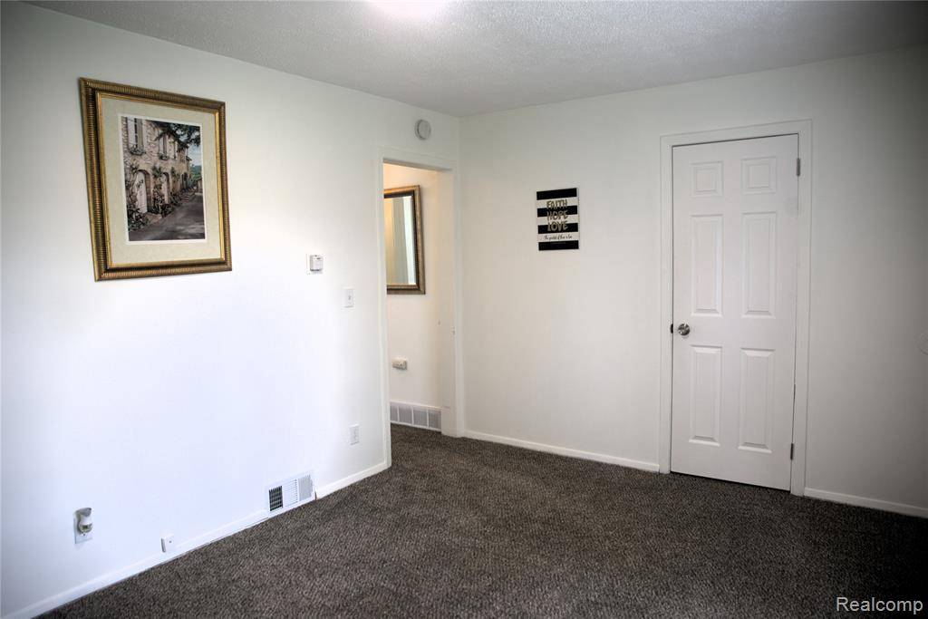 4006 Milton Drive, Flint, MI 48507 2684