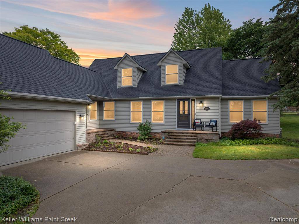 1379 Hathaway Rising, Rochester Hills, MI 48306 3945