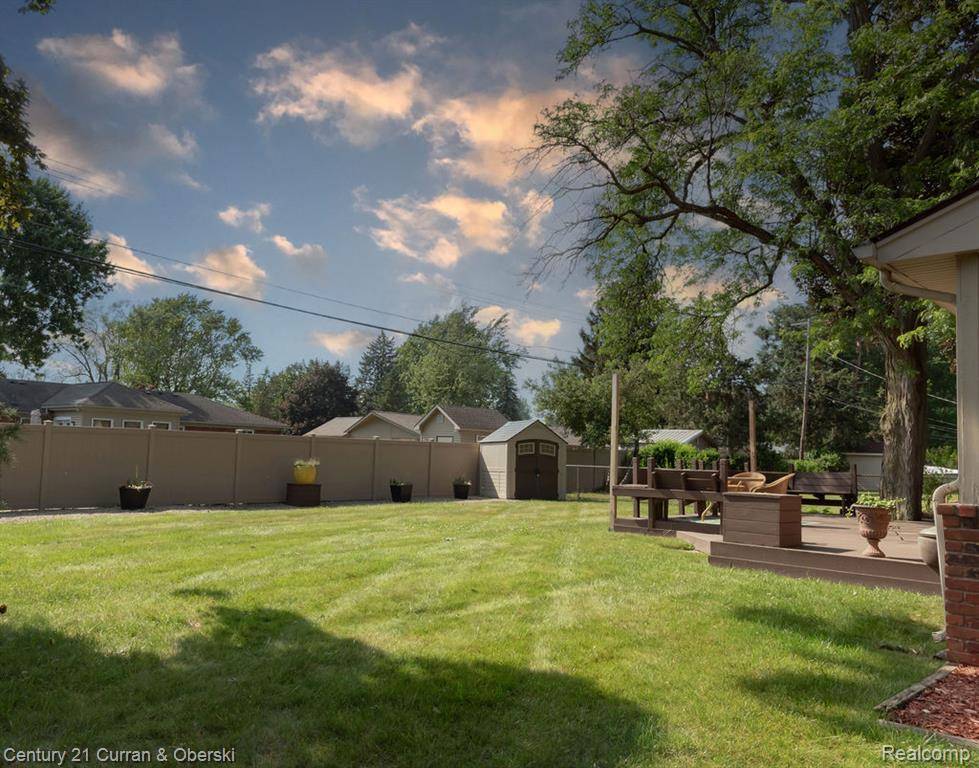 45215 Custer Avenue, Utica, MI 48317 5703