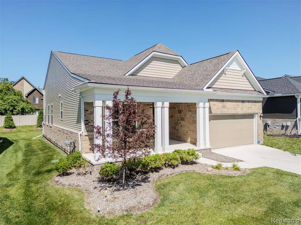 Farmington Hills, MI 48335,38731 Chasewood Court