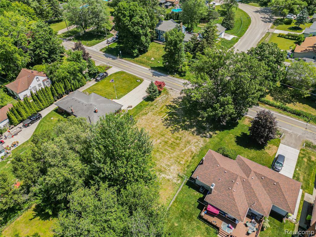 Macomb, MI 48042 5417,45215 Fairchild Road