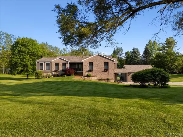 Pinckney, MI 48169 9397,5131 Navajo Trail