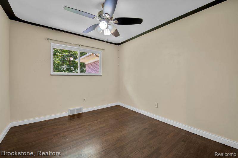 Warren, MI 48091 6010,25560 Wexford Avenue