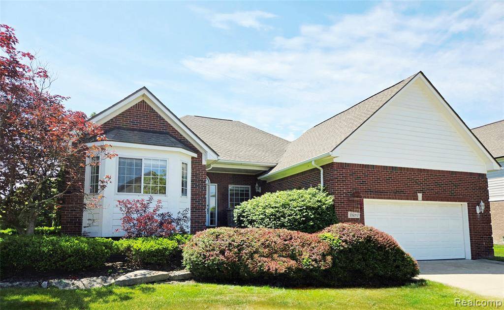 35260 Bradford Drive, Sterling Heights, MI 48047 5851