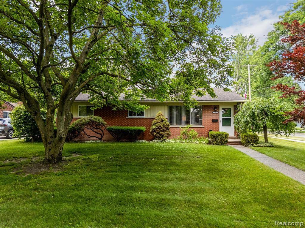Redford, MI 48240 2366,17457 Indian