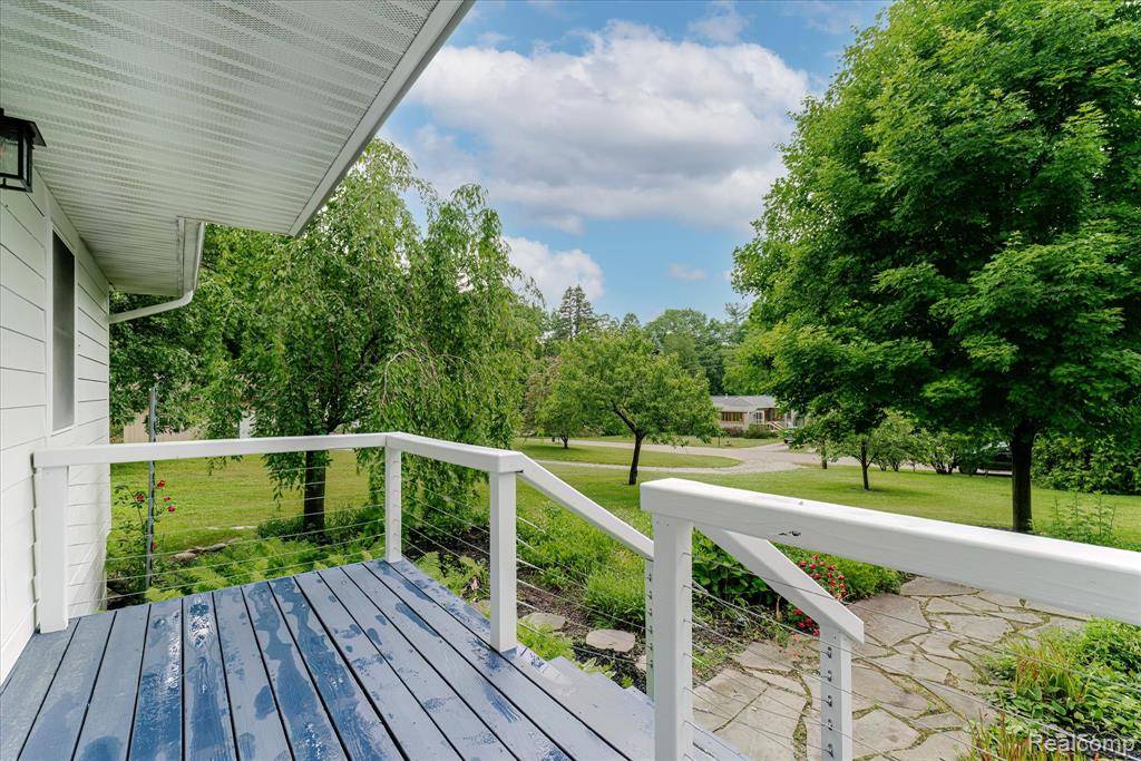 Lake Orion, MI 48360 1541,4072 Mill Lake Road