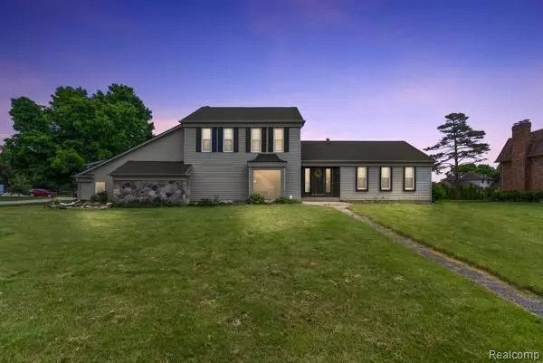 Davison, MI 48423 8708,9302 Claridge Dr Drive