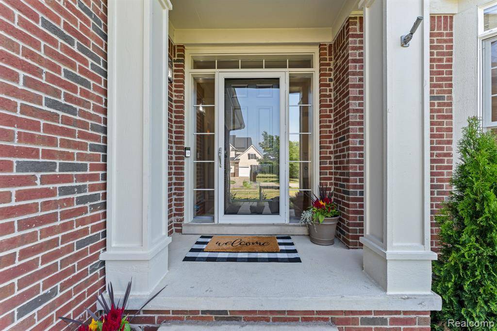 Commerce Twp, MI 48382 4892,6060 Balmoral Way