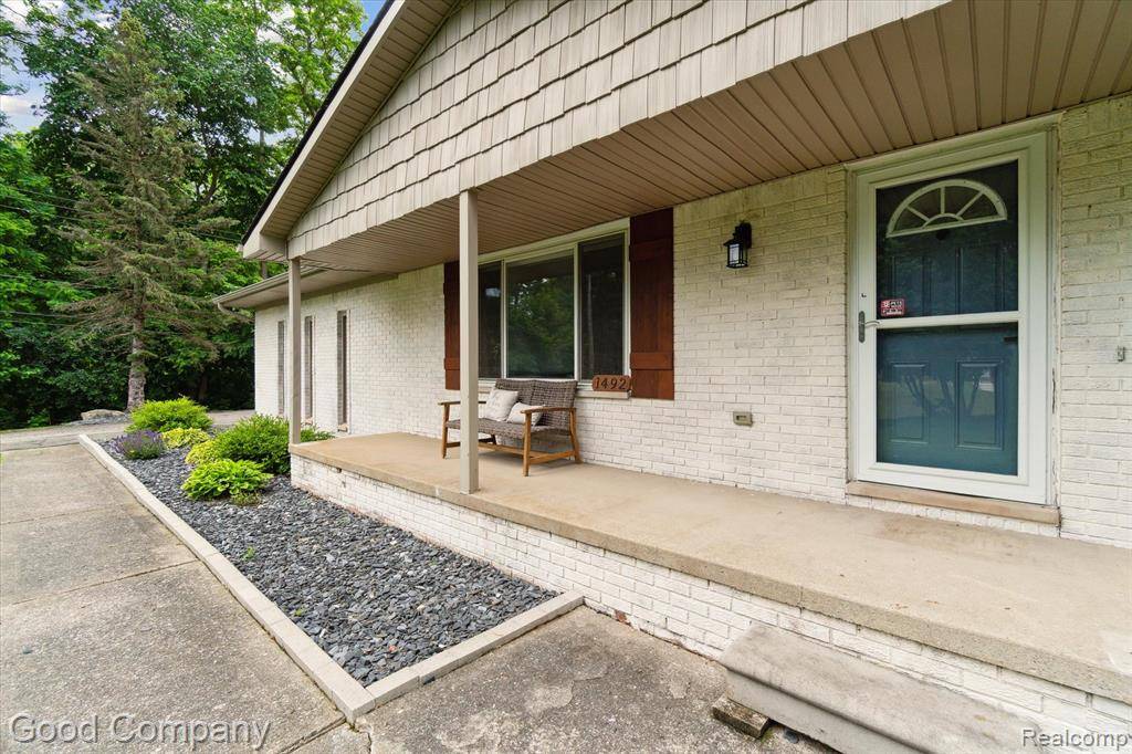 Brighton, MI 48114 9655,1492 Raleigh Drive